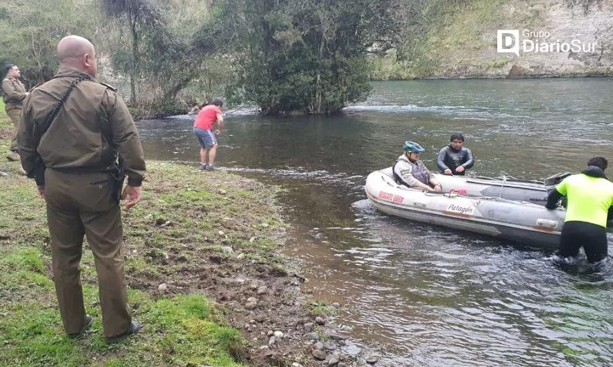 Rescatan en buen estado de salud a kayakista extraviado en el río Rahue