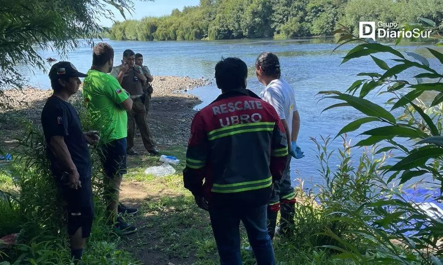 Bañistas descubren cuerpo flotando en río Rahue