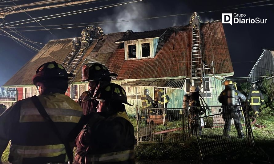 Dos adultos mayores resultaron damnificados tras incendio en Osorno
