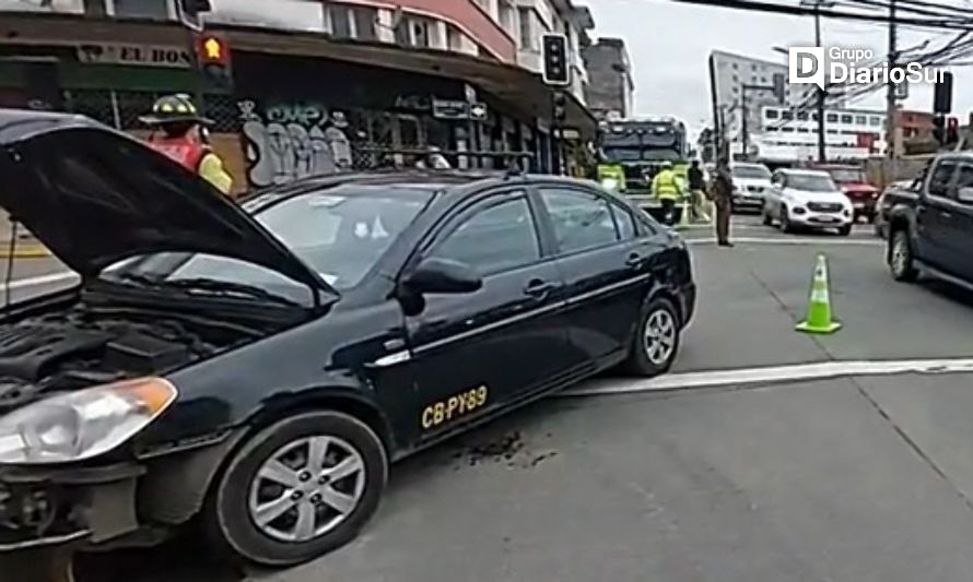 Vehículos protagonizaron una colisión en el centro de Osorno