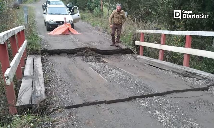 Puente colapsó en camino rural de la comuna de Río Negro