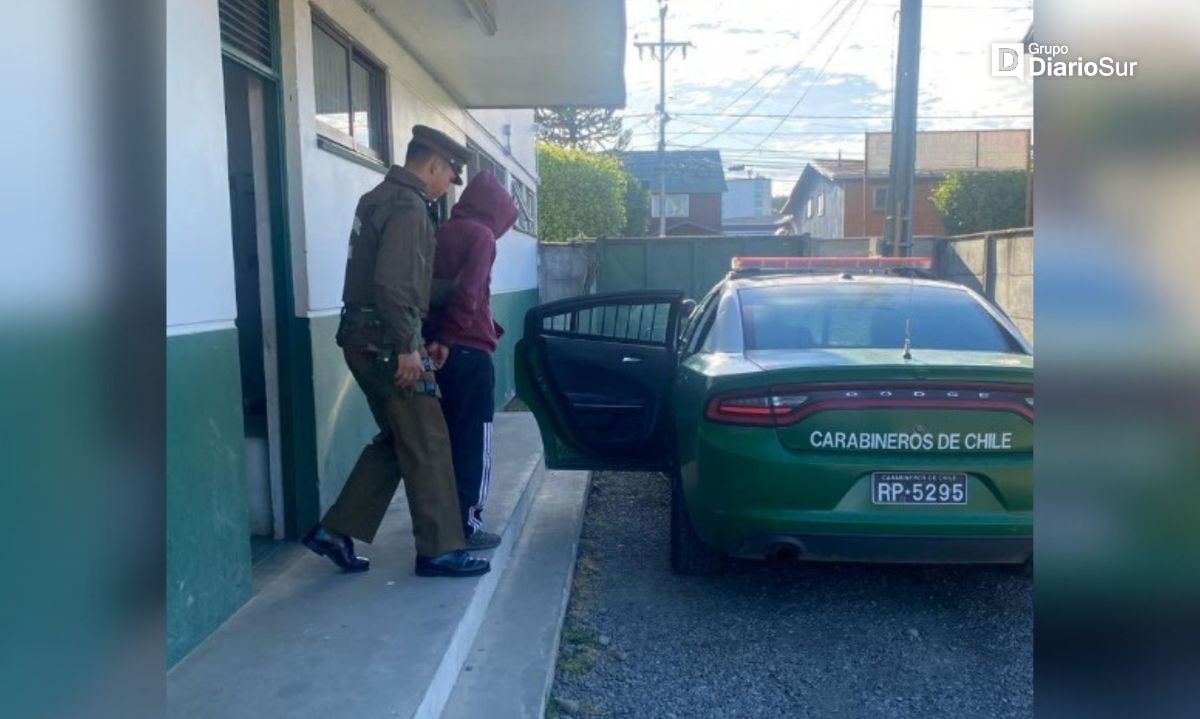 Dos detenidos en Osorno al ser sorprendidos robando accesorios de un vehículo