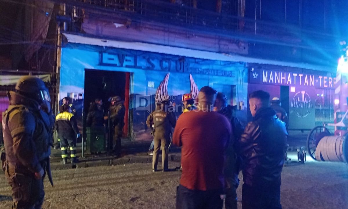 Osorno: piso de discoteque cedió y decenas cayeron a subterráneo inundado