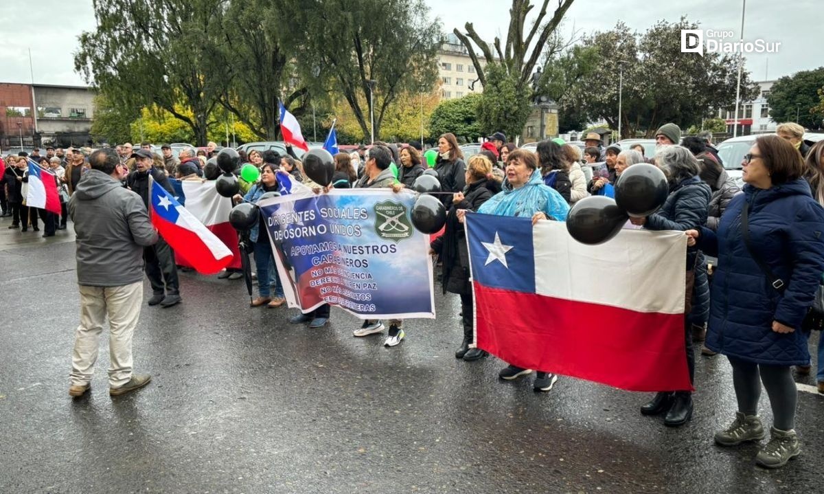 Osorninos marchan multitudinariamente en apoyo a Carabineros